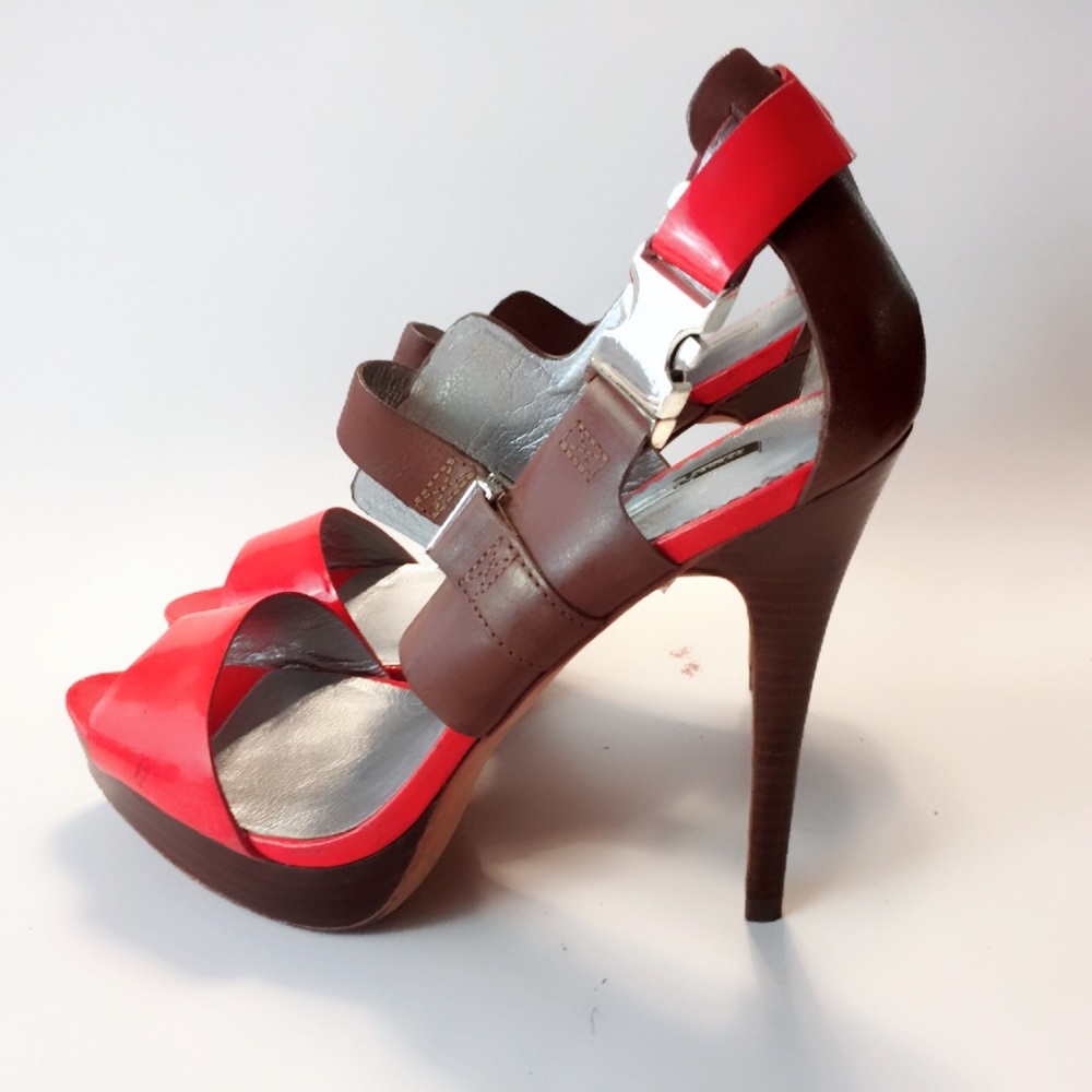 Gorgeous leather Platform Stilettos Report Signature buckle high heel sandal